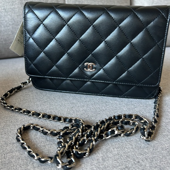 Chanel Wallet On Chain Black Lambskin Like New - Picture 13 of 17